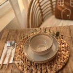 زیر بشقابی گرد حصیری