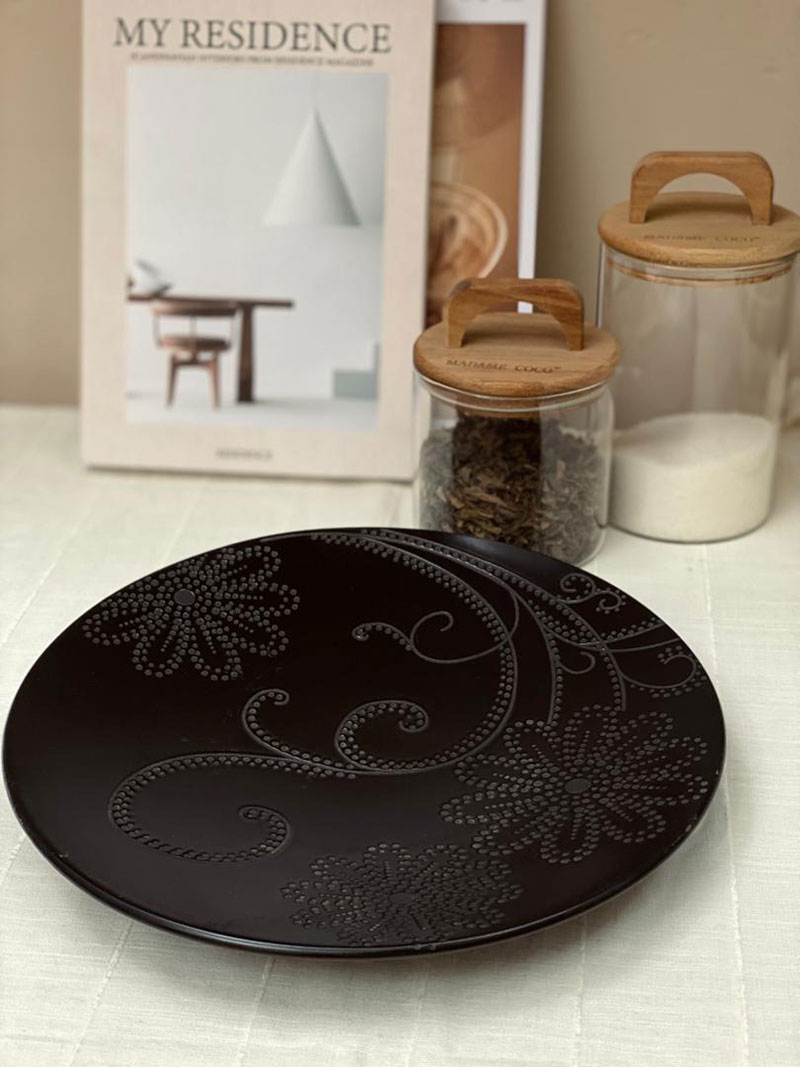 بشقاب طرحدار مشکی