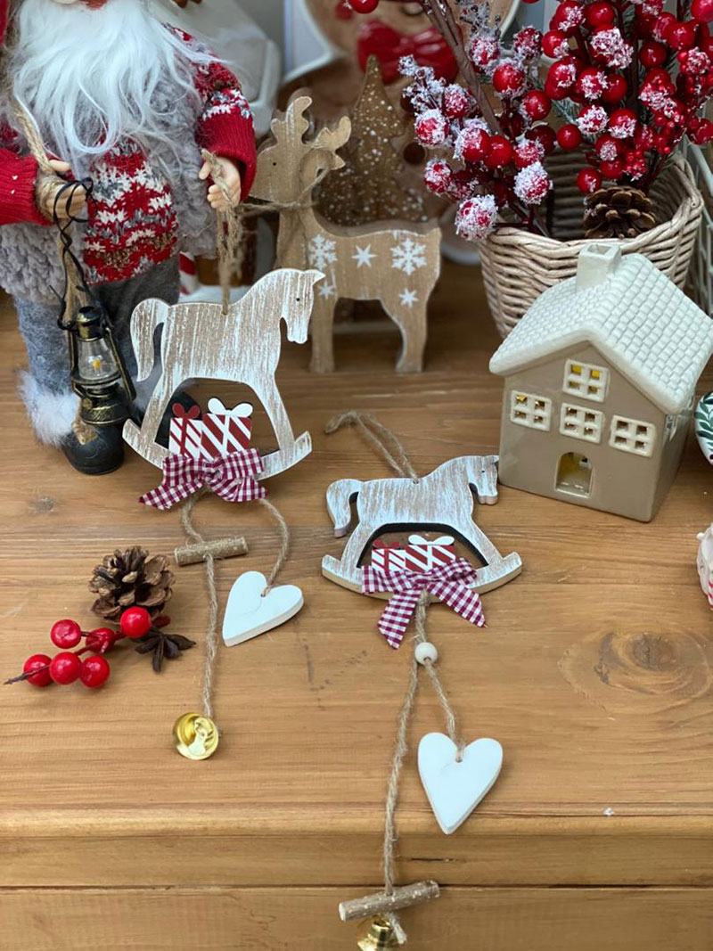 آویز اسب ریسه دار