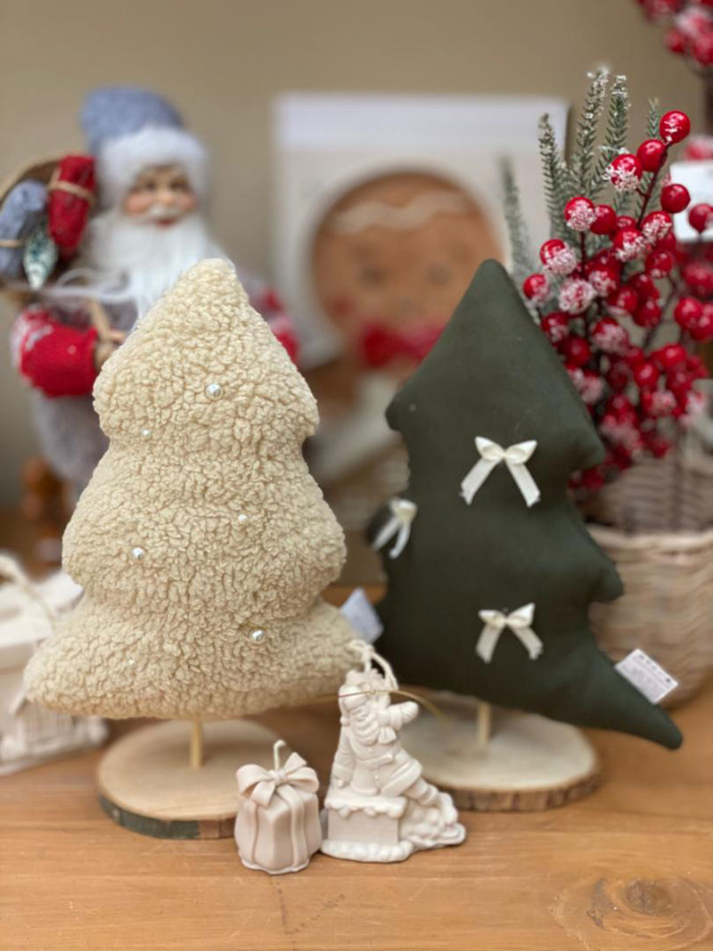 کاج پایه چوبی