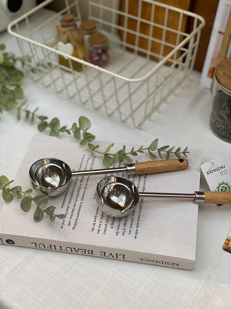 پیمانه فلزی دسته چوبی arow