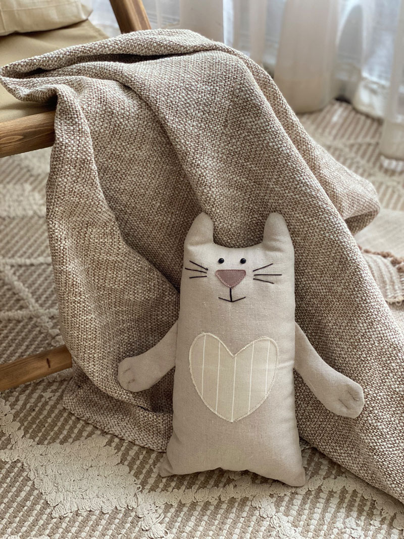 عروسک گربه